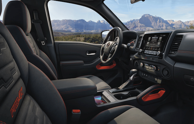 2022 Nissan Frontier Console